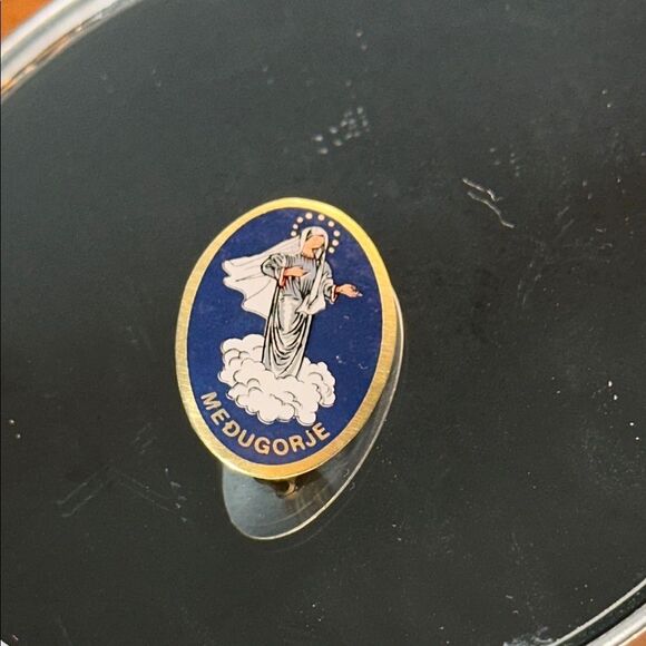 Catholic Medugorje Blue and Gold Religious Pin - Picture 1 of 2